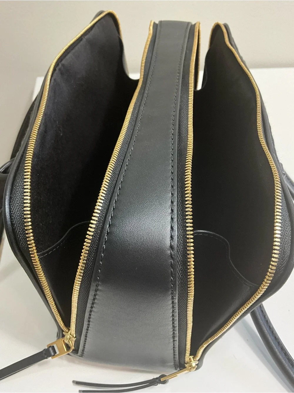 Tory Burch Black T Monogram Marshmallow Jacquard Shoulder Bag  Gold Hardware